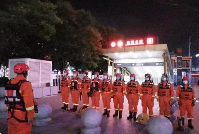 全市青年突擊隊構筑防汛&ldquo;青春堤壩&rdquo;